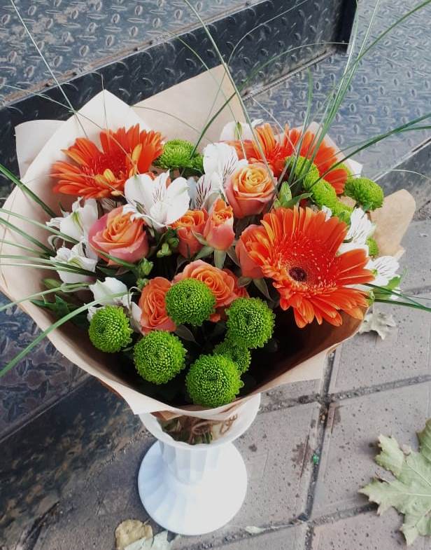Букет цветов из: Герберы, Хризантемы, Альстромерии и Розы в Рождественской Ставропольский край