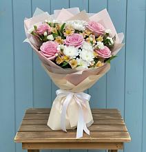 Букет цветов из:  Гвоздики, Орхидеи и Розы #REPLACE_PRED# Рождественской Ставропольский край