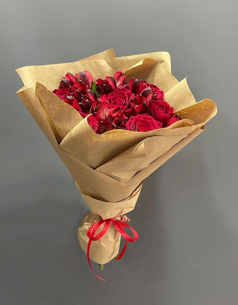 Букет цветов из: Альстромерии и Розы в Рождественской Ставропольский край