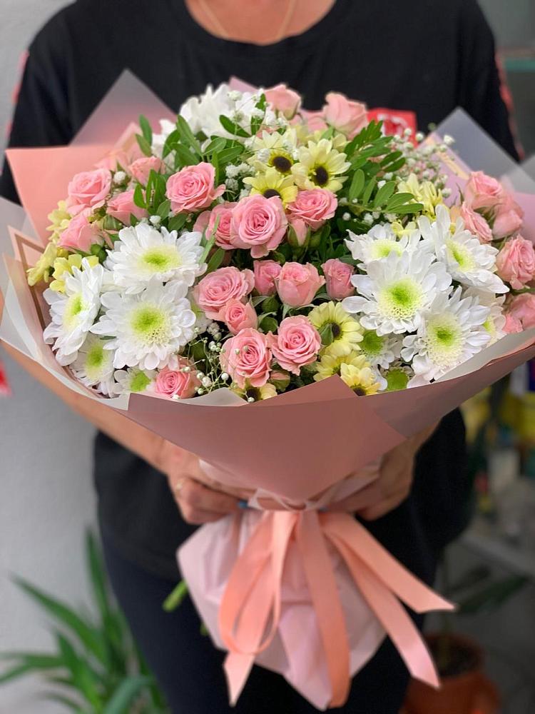 Букет цветов из: Розы и Хризантемы в Рождественской Ставропольский край