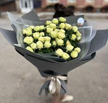 Букет Белые кустовые розы Солинеро в Рождественской Ставропольский край