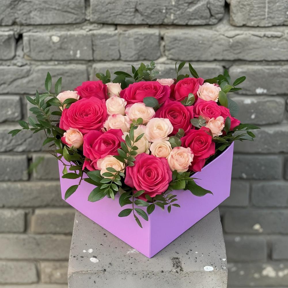 Цветочная композиция из Розы в коробке в Рождественской Ставропольский край