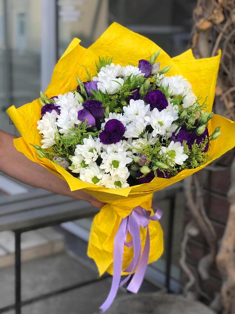 Букет цветов из: Ирисы, Хризантемы и Ромашки в Рождественской Ставропольский край