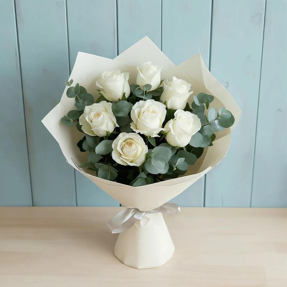 Букет Белые розы в Эвкалипте в Рождественской Ставропольский край