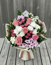 Букет цветов из:  Альстромерии, Гвоздики, Розы и Хризантемы в Рождественской Ставропольский край