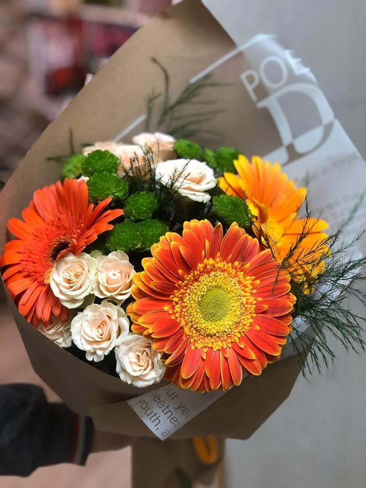Букет цветов из: Герберы, Хризантемы и Розы в Рождественской Ставропольский край