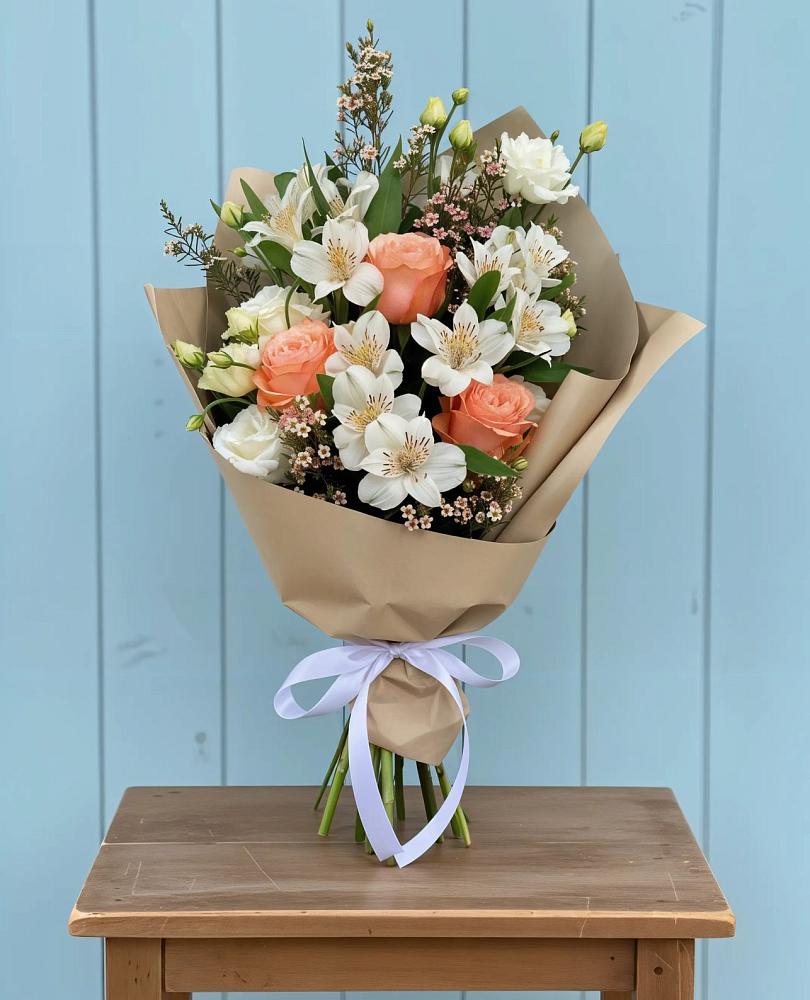 Букет цветов из: Альстромерии, Лизиантусы, Розы и Хризантемы в Рождественской Ставропольский край