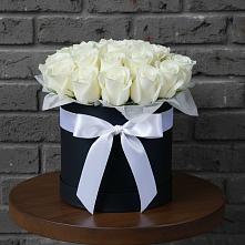 Цветочная композиция из Розы в шляпной коробке в Рождественской Ставропольский край