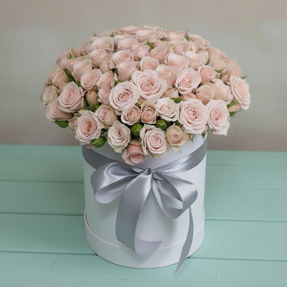 Цветочная композиция из Розы в шляпной коробке в Рождественской Ставропольский край