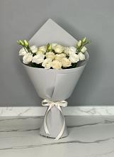 Букет цветов из:  Розы и Лизиантусы в Рождественской Ставропольский край